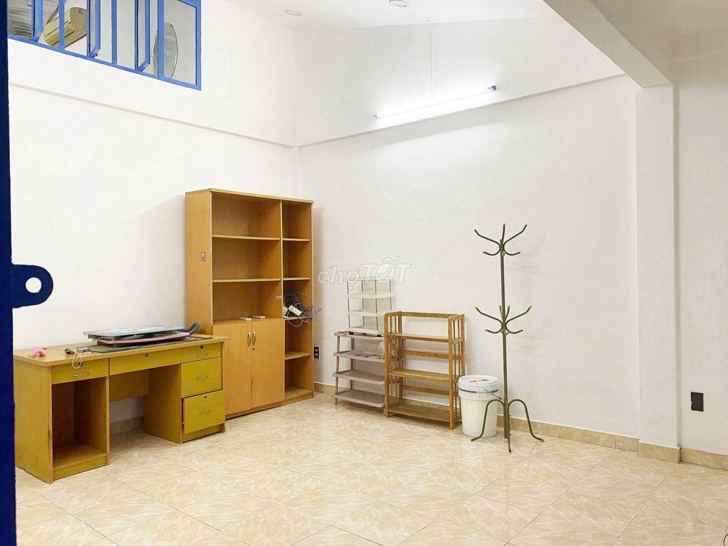 Bán căn hộ chung cư Lý Văn Phức, phường Tân Định, Quận 1. Giá rẻ
