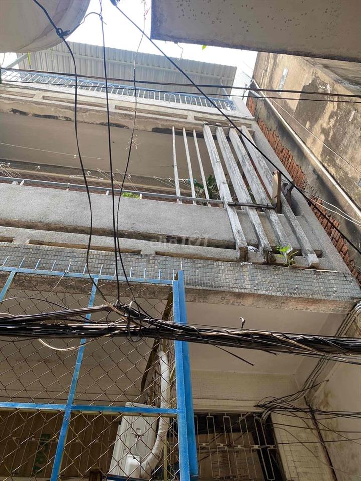 Bán gấp nhà tập thể lầu 2 diện tích 90 m2 giá hạt rẻ