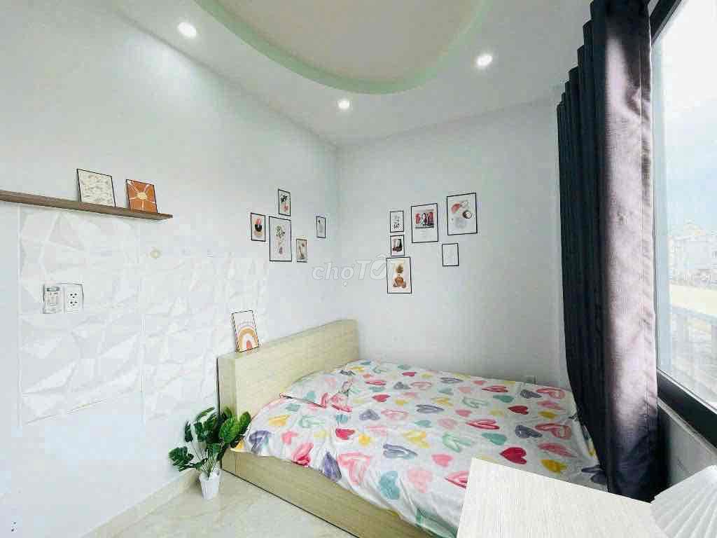 TRỐNG SẴN 2 CĂN DẠNG STUDIO CỬA SỔ TRỜI THOÁNG GẦN HỒ CON RÙA Q3