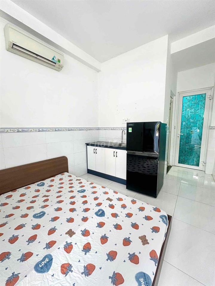 CHO THUÊ CĂN STUDIO BAN CÔNG FULL NT GIÁ SVIEN GẦN ĐẠI HỌC MỞ Q3