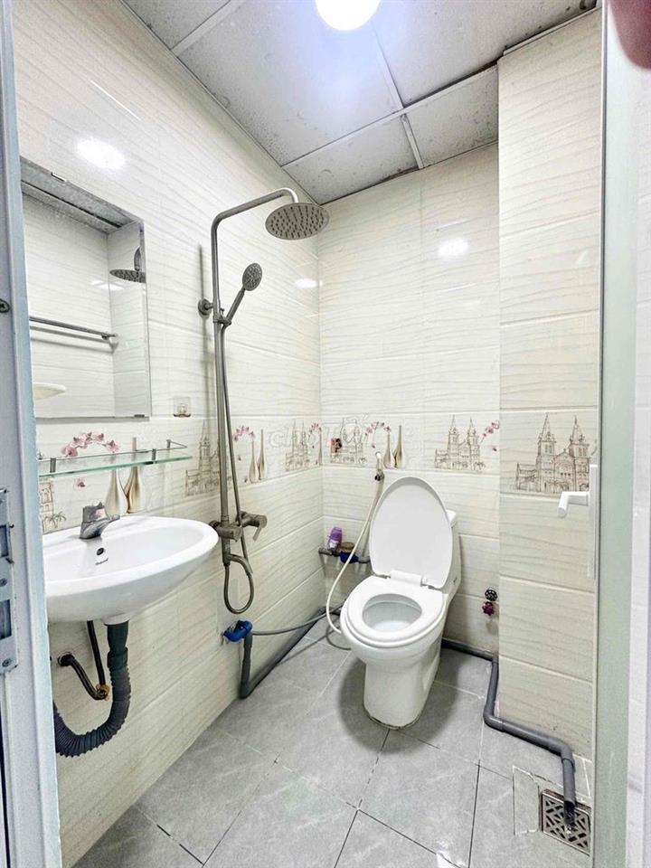 CHO THUÊ CĂN STUDIO BAN CÔNG FULL NT GIÁ SVIEN GẦN ĐẠI HỌC MỞ Q3