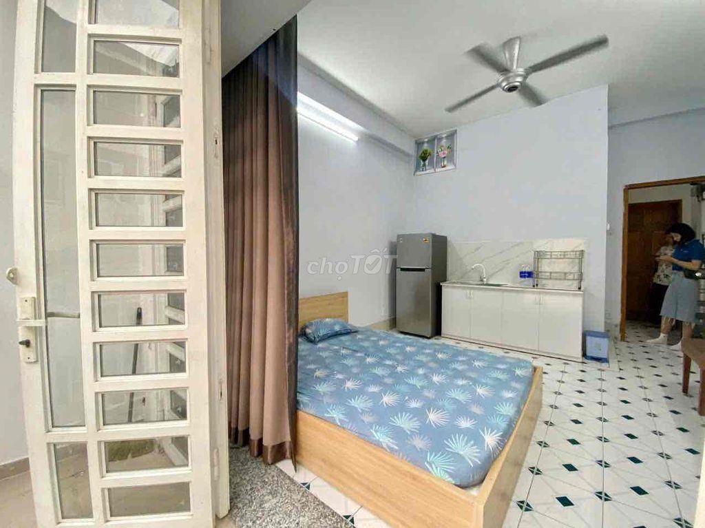 CHO THUÊ CĂN STUDIO BAN CÔNG THOÁNG NGAY BỜ KÈ HOÀNG SA Q1 GIÁ RẺ
