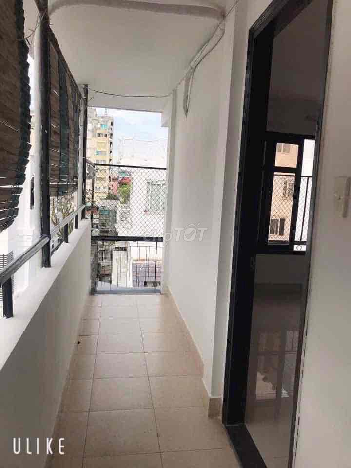 Cho thuê nhà căn hộ Tầng 5 quận 1