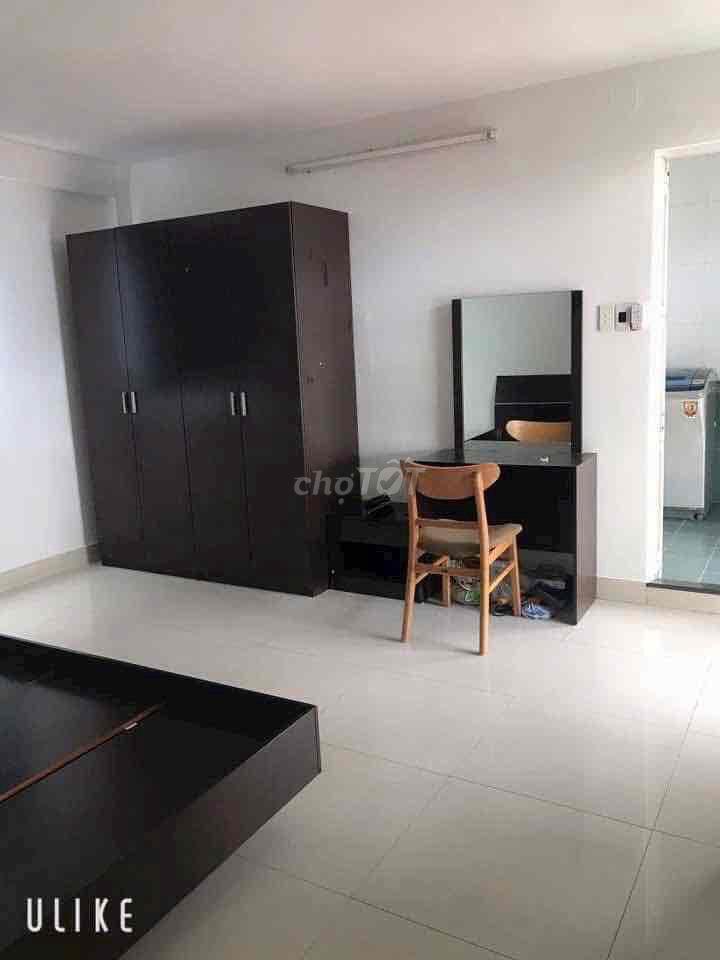 Cho thuê nhà căn hộ Tầng 5 quận 1