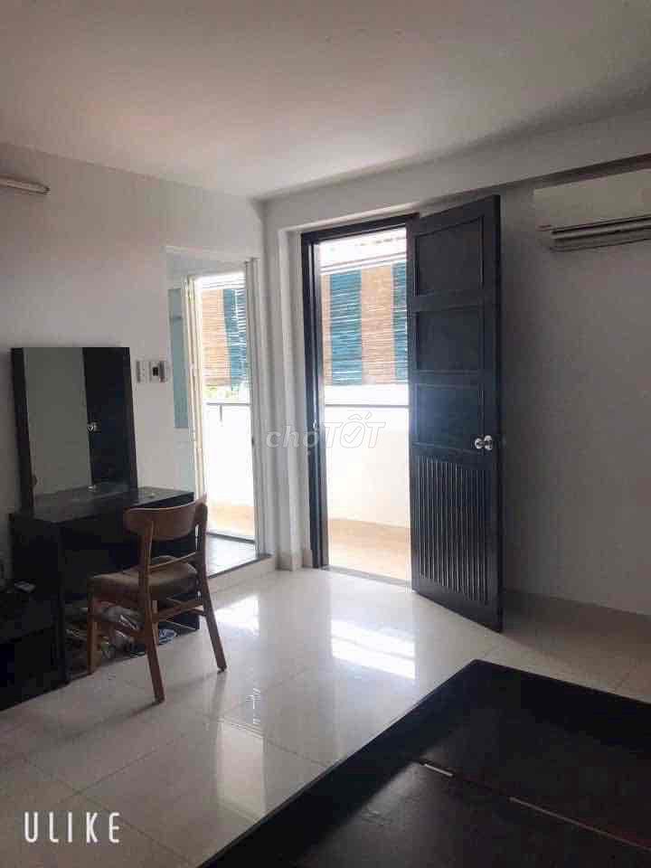 Cho thuê nhà căn hộ Tầng 5 quận 1