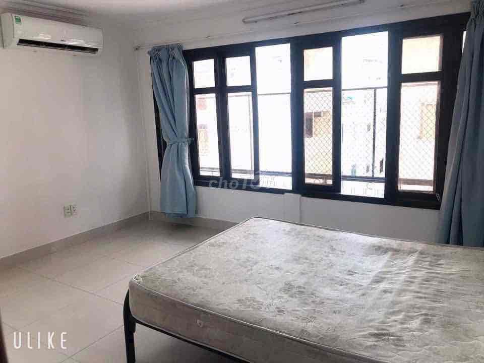 Cho thuê nhà căn hộ Tầng 5 quận 1
