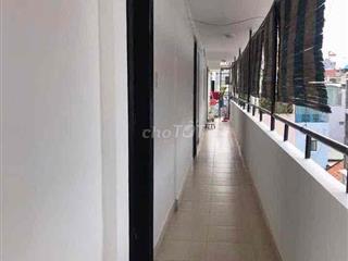 Cho thuê nhà căn hộ Tầng 5 quận 1