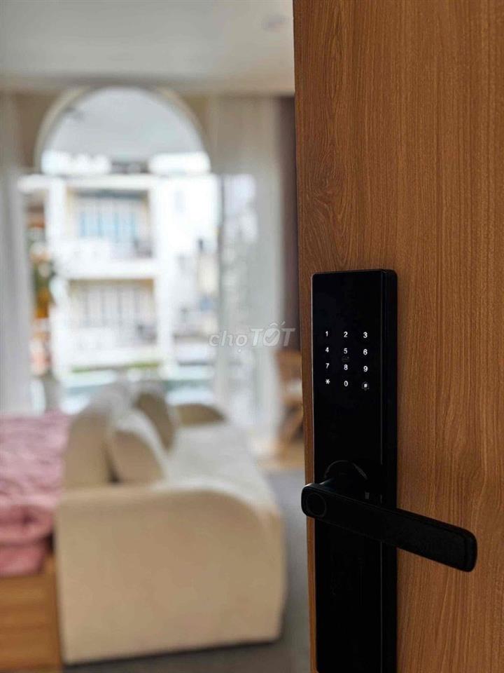 CĂN HỘ FULL NỘI THẤT BAN CÔNG GẦN CÔNG VIÊN LÊ THỊ RIÊNG, VẠN HẠNH MAL