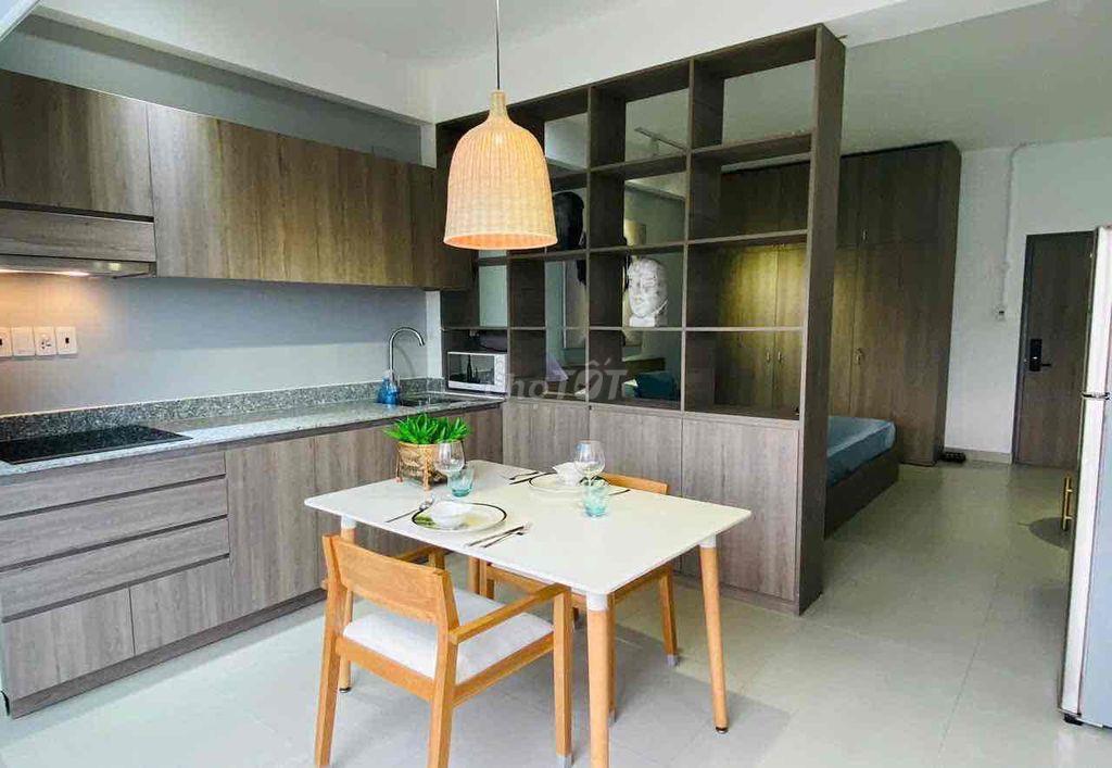 Căn Hộ Full Nội Thất Ban Công Trung Tâm Quận 4 Gần Bến Nhà Rồng