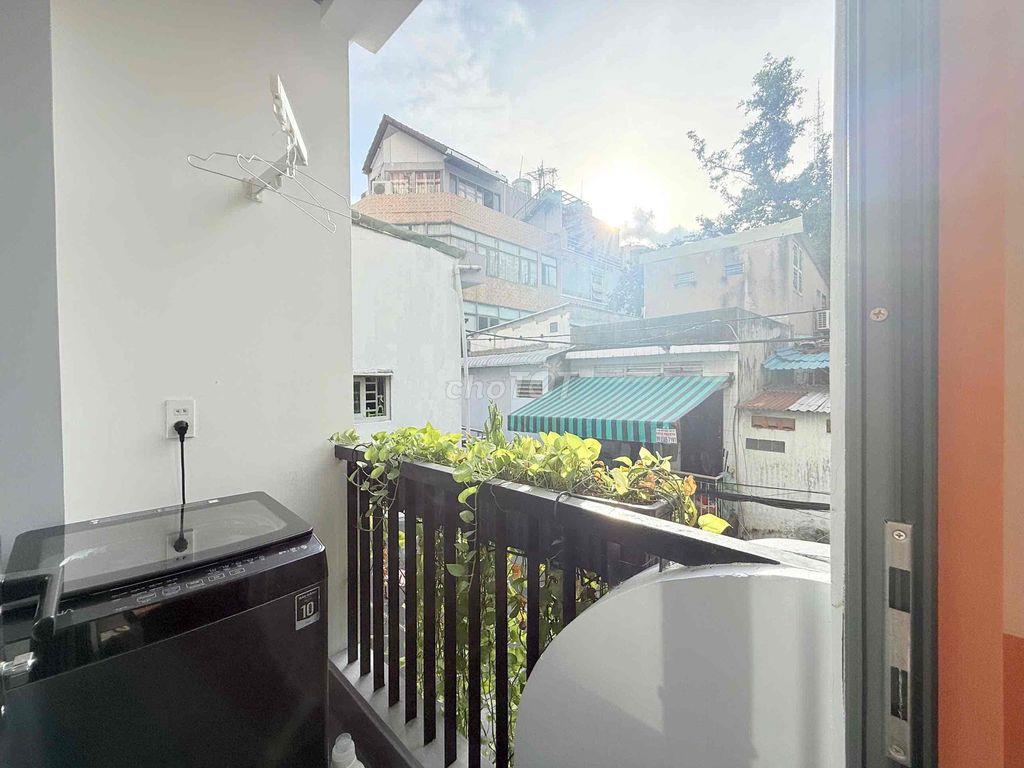 Cho thuê studio full nội thất balcon gần Vòng Xoay Dân Chủ Quận 10