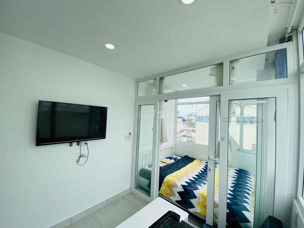 Cho thuê studio full nội thất balcon gần Vòng Xoay Dân Chủ Quận 10