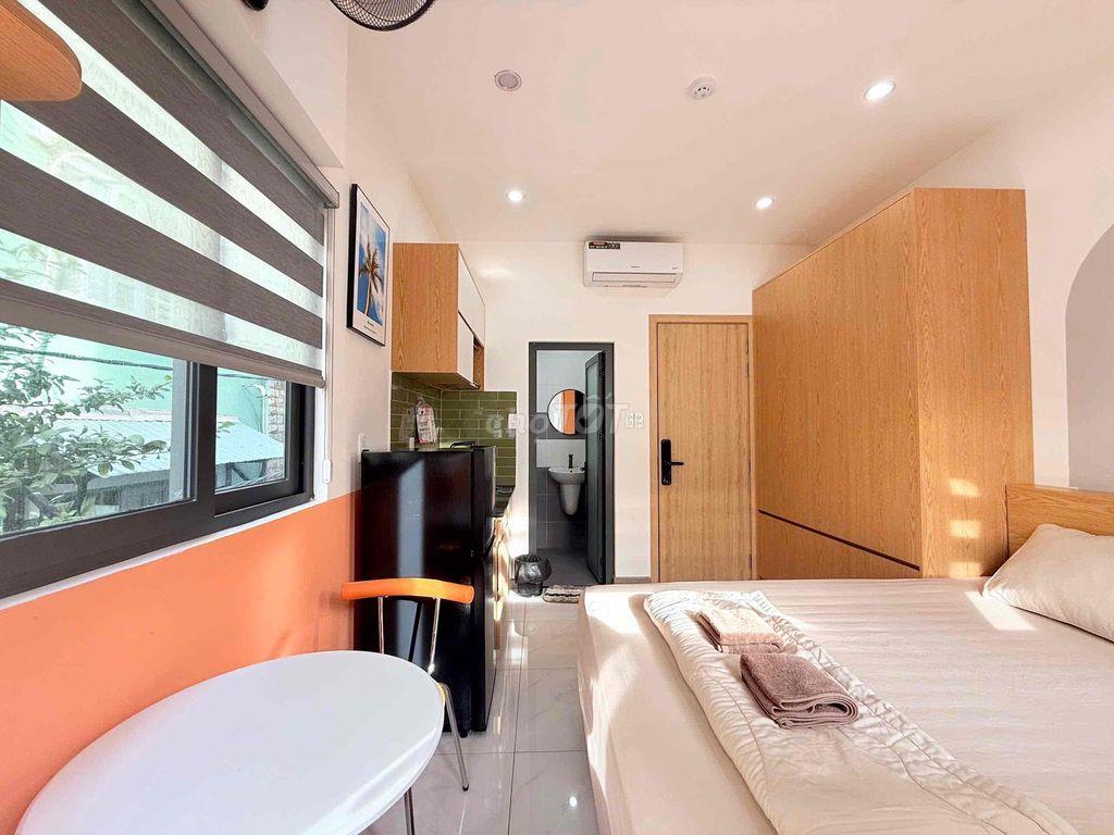 Cho thuê studio full nội thất balcon gần Vòng Xoay Dân Chủ Quận 10
