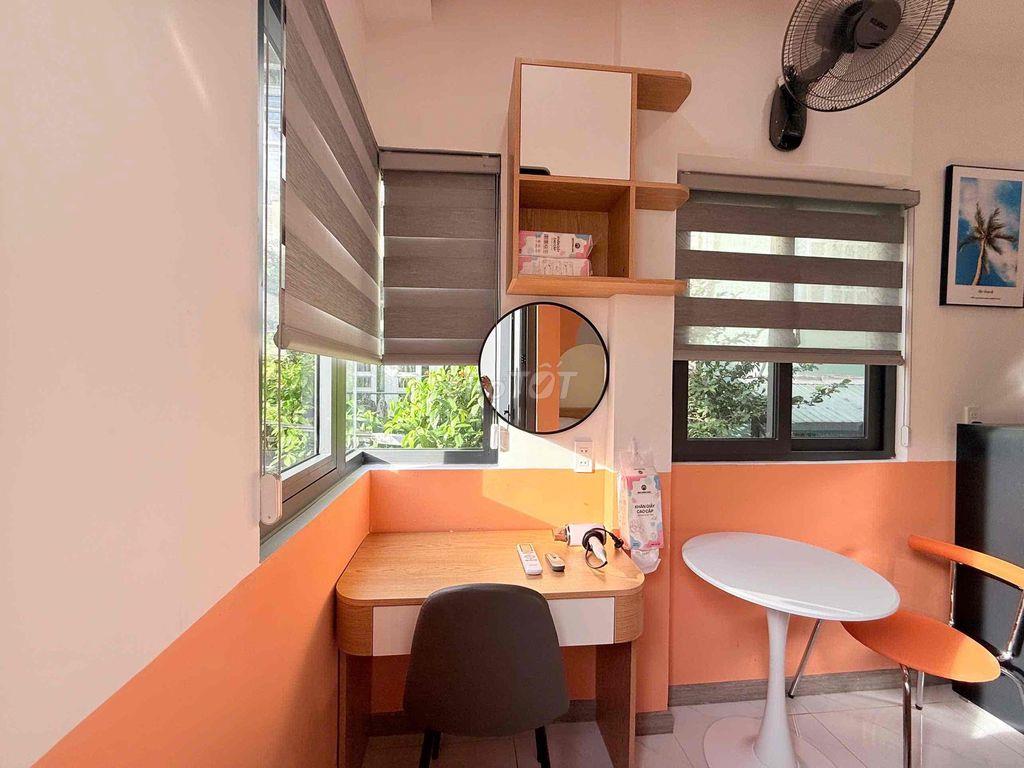 Cho thuê studio full nội thất balcon gần Vòng Xoay Dân Chủ Quận 10