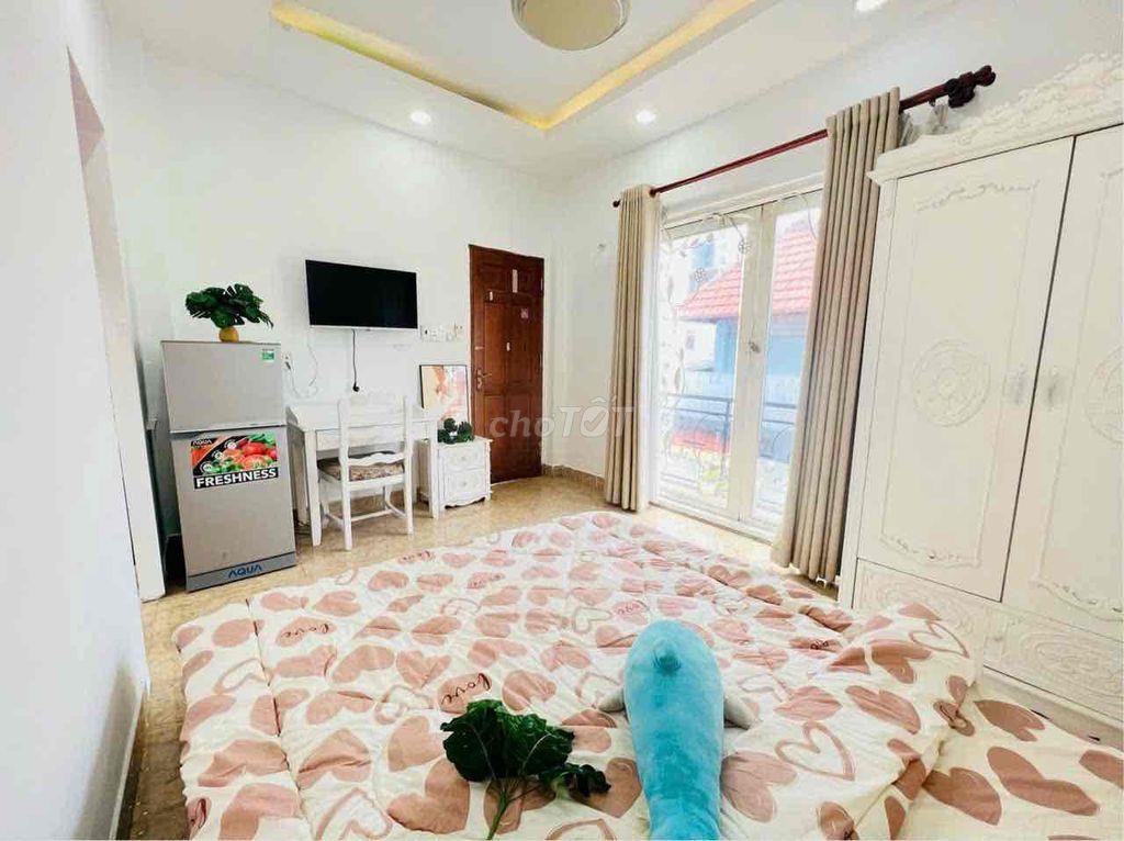 Cho Thuê Căn Hộ Full Nội Thất, Balcon Cửa Sổ Thoáng Mát Quận 10