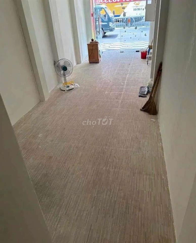 MT NGUYỄN THỊ MINH KHAI Q1. 3 tầng st. Giá chỉ 35tr