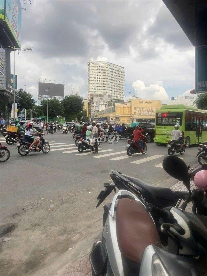 MB CỐNG QUỲNH Q1. NGAY VÒNG XOAY, TRAFFIC CAO, GIÁ CHỈ 15TR