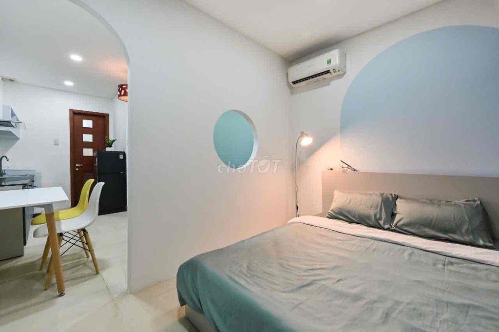 CHO THUÊ CĂN HỘ SIÊU RỘNG NGAY MẶT TIỀN QUẬN 1