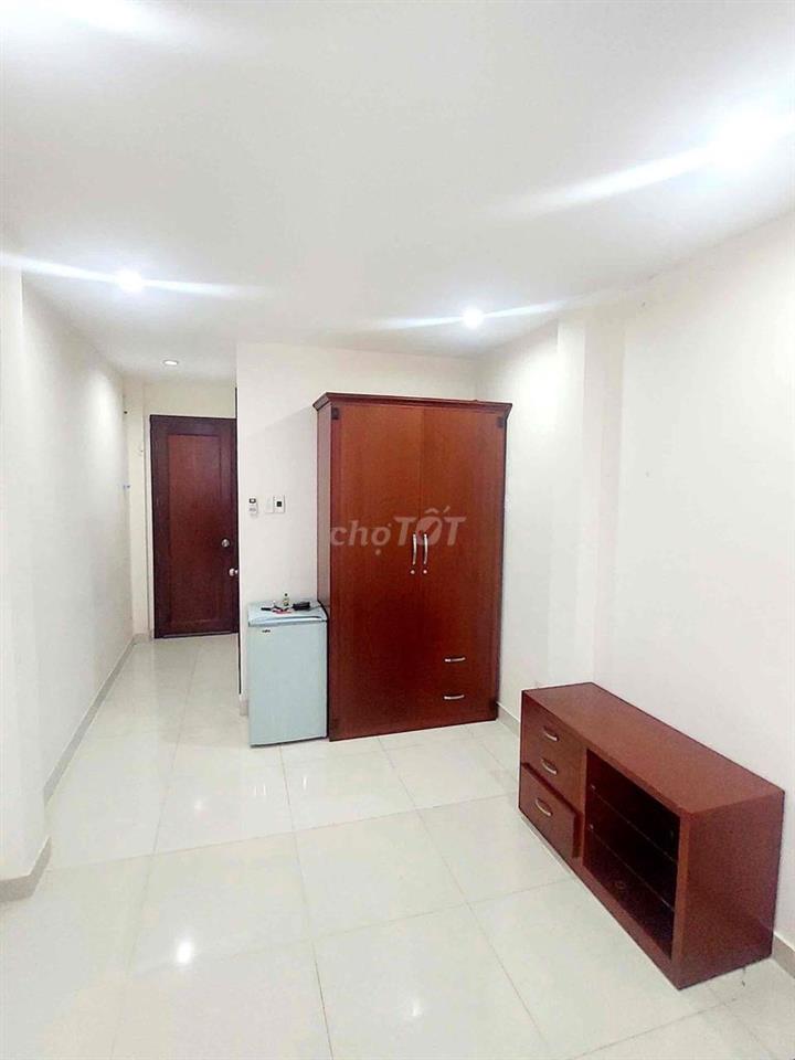 Căn hộ yên tĩnh cửa sổ quận 1