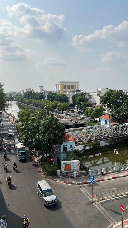 CHO THUÊ CĂN HỘ STUDIO BAN CÔNG VIEW SÔNG CỰC RỘNG