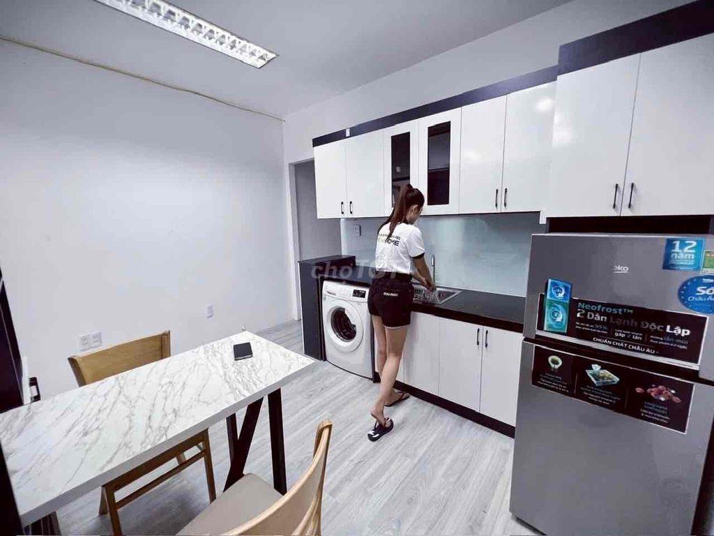 CHO THUÊ PHÒNG Ở TRUNG TÂM QUẬN 1, BANCONG, HẺM OTO TẬN CỬA