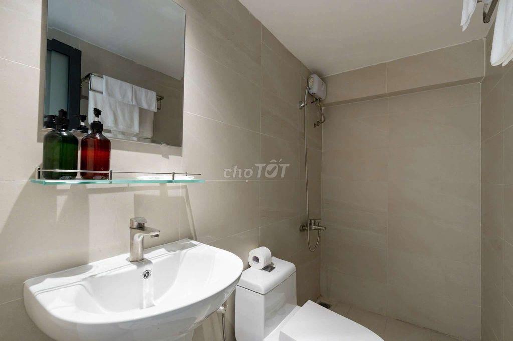 Cho thuê căn hộ 40m2 gần Hồ Con Rùa,ĐH Kinh Tế,UEH có ban công Quận 1