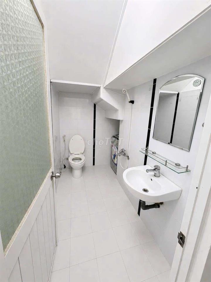 Cho thuê phòng trọ 1PN 28m² Đường Cách Mạng Tháng 8,Q10,Vạn Hạnh Mall