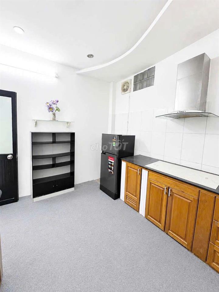 Cho thuê phòng trọ 1PN 28m² Đường Cách Mạng Tháng 8,Q10,Vạn Hạnh Mall