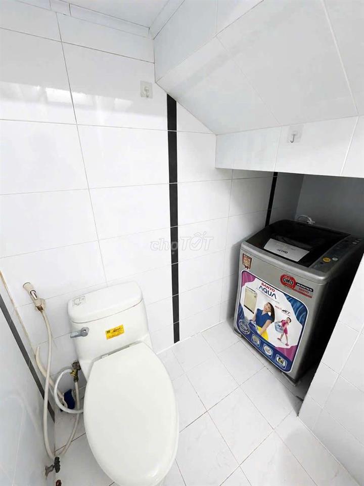 Cho thuê phòng trọ 1PN 28m² Đường Cách Mạng Tháng 8,Q10,Vạn Hạnh Mall