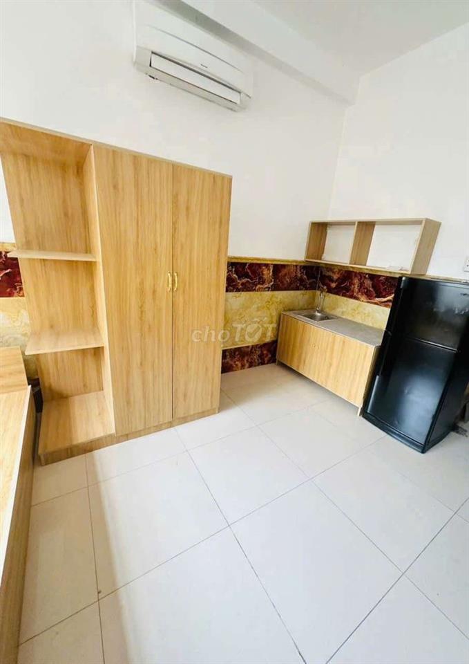 Cho thuê phòng trọ 28m2 đầy đủ nội thất Gần Vạn Hạnh Mall Quận 10