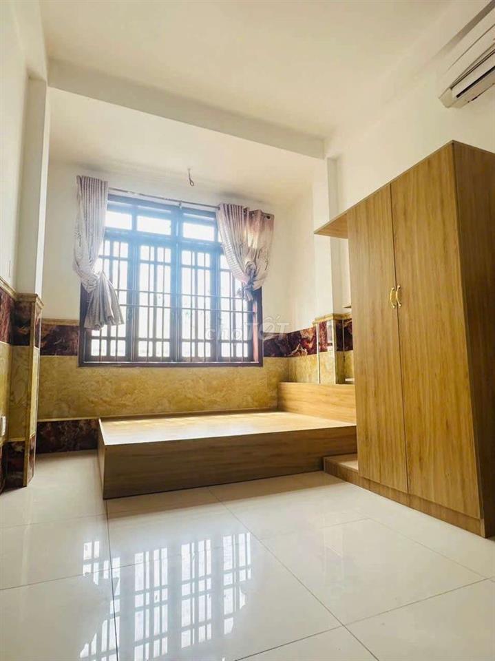 Cho thuê phòng trọ 28m2 đầy đủ nội thất Gần Vạn Hạnh Mall Quận 10