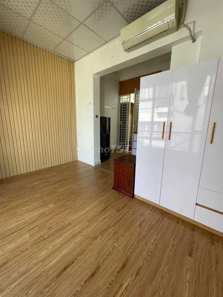 Cho thuê phòng trọ 28m2 máy giặt riêng, Gần đại học bách khoa Quận 10