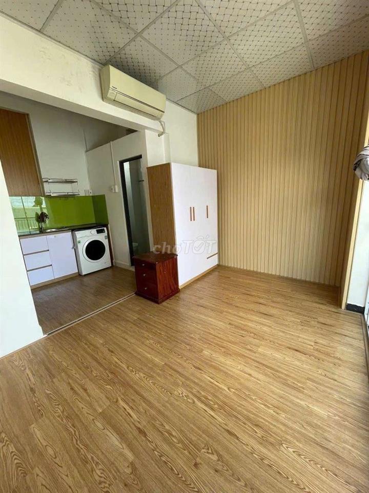 Cho thuê phòng trọ 28m2 máy giặt riêng, Gần đại học bách khoa Quận 10