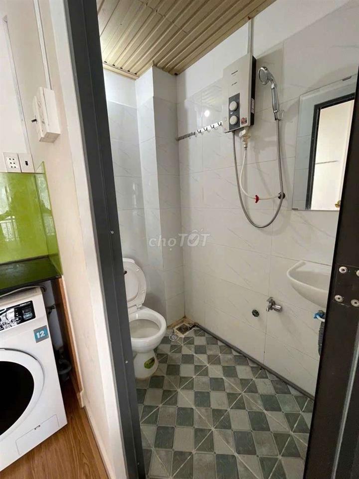 Cho thuê phòng trọ 28m2 máy giặt riêng, Gần đại học bách khoa Quận 10