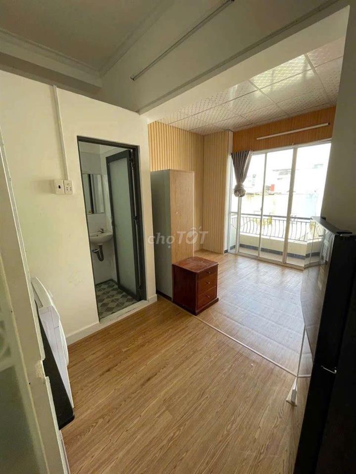Cho thuê phòng trọ 28m2 máy giặt riêng, Gần đại học bách khoa Quận 10