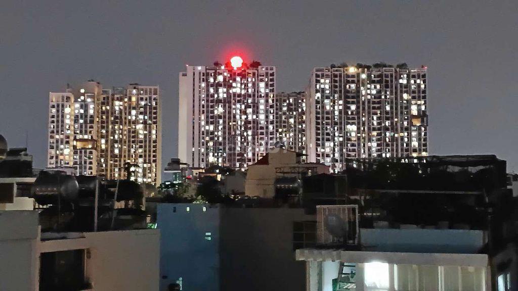 Cho thuê phòng trọ 28m2 ban công chill chill gần ĐH kinh tế,UEH quận 3