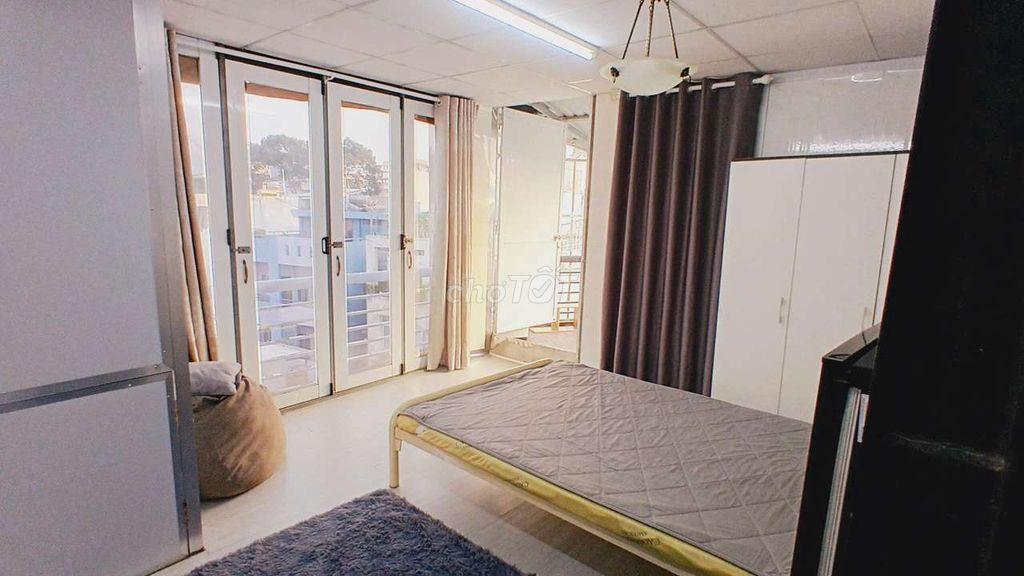Cho thuê phòng trọ 28m2 ban công chill chill gần ĐH kinh tế,UEH quận 3