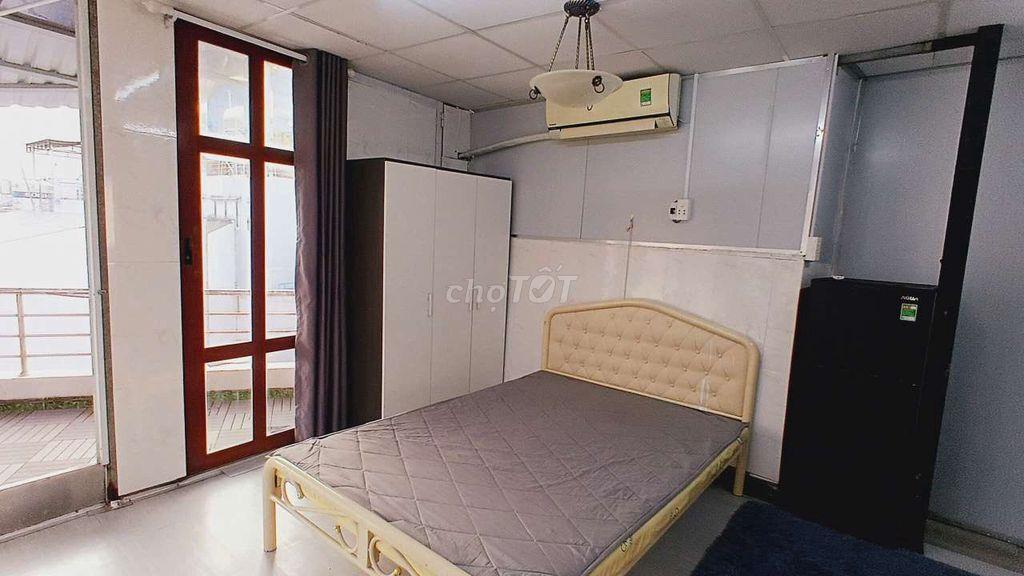 Cho thuê phòng trọ 28m2 ban công chill chill gần ĐH kinh tế,UEH quận 3