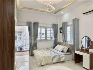 Cho thuê căn hộ 1PN 35m2 Ban Công - Đường Trần Phú, Quận 5