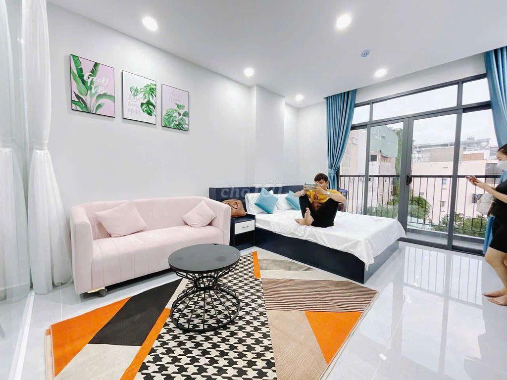 Căn hộ ban công 45m2, Full nội thất, đường Lý Chính Thắng Quận 3