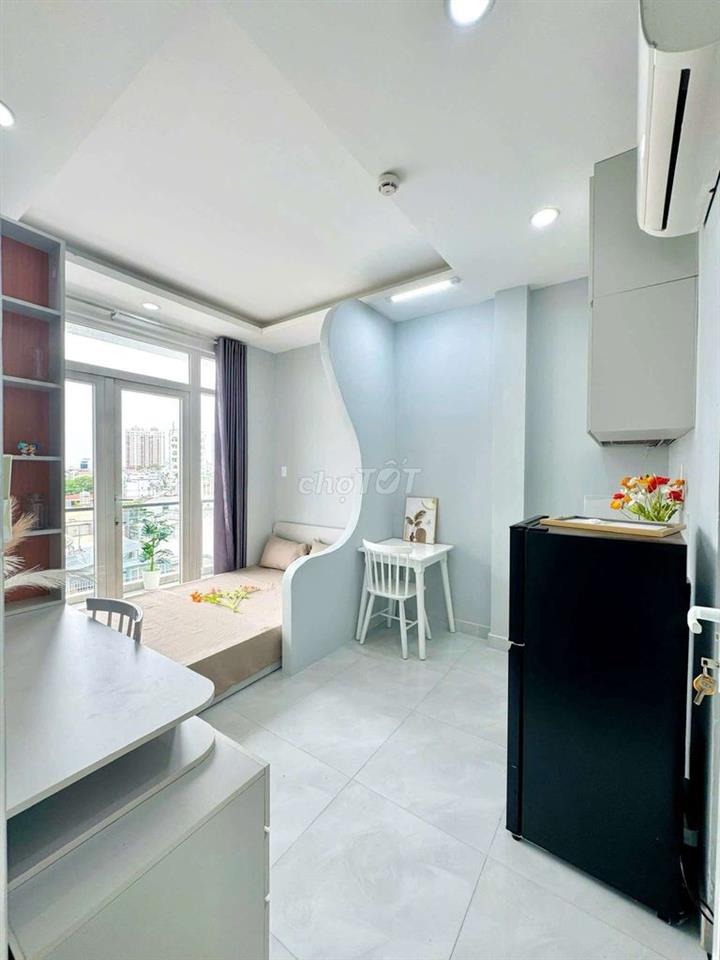 Cho thuê Studio - ban công, Full nội thất, đường Nguyễn Văn Cừ Quận 5