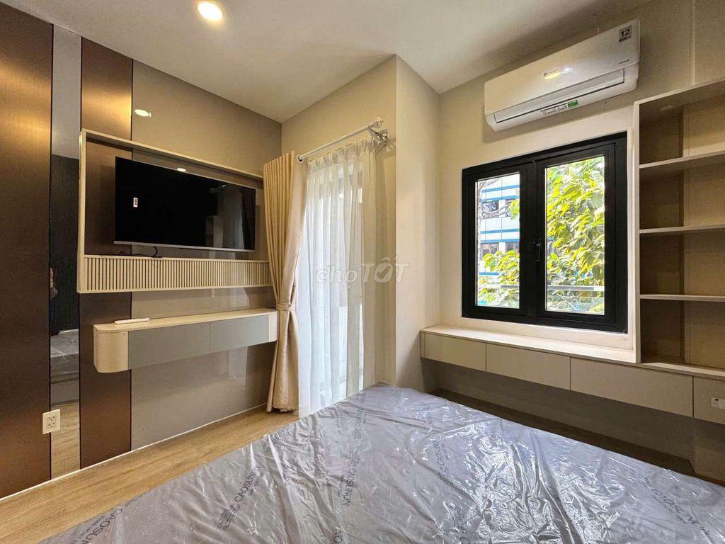 Cho thuê căn hộ Studio ban công 35m2, Full nt, máy giặt riêng, Quận 1