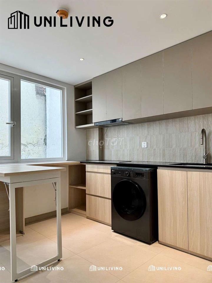 Cho thuê căn hộ 40m2 cửa sổ mới 100% - Cách Mạng Tháng 8 Q3, Chợ Hòa H