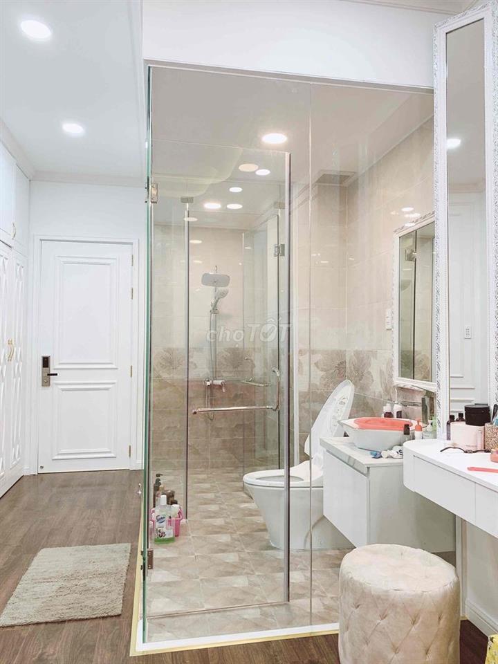 nhà đẹp nội thất đẹp có thang máy