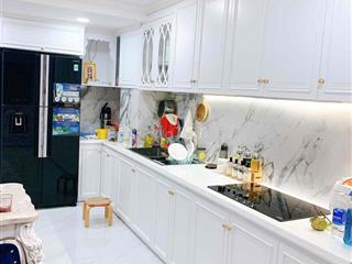 nhà đẹp nội thất đẹp có thang máy
