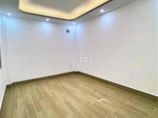 Góc 2 Mặt Tiền Cao Đạt P 1 Quận 5, ngang 3,4x8,5m 4 tầng