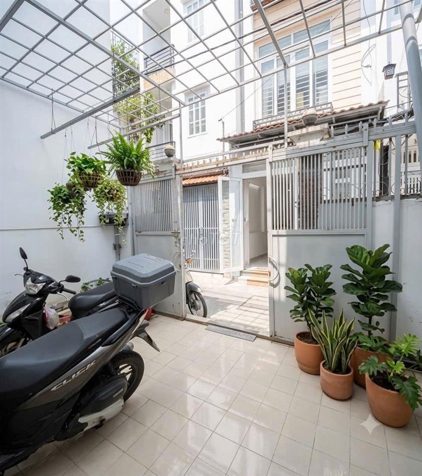 BÁN NHÀ HẺM 516 ĐƯỜNG ĐIỆN BIÊN PHỦ Q3 ( 5X13M NỠ HẬU 8.4M) 2 TẦNG