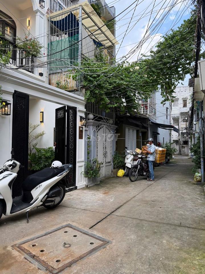 BÁN NHÀ HẺM 4.5M ĐƯỜNG PHAN XÍCH LONG Q.PN 🔹3 TẦNG, 4 PN 🔹CN:45M2