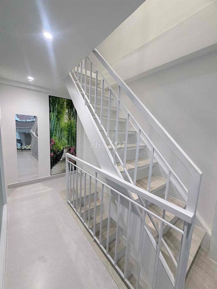 Bán Nhà Hẻm Xe Hơi 413 Lê Văn Sỹ Quận 3, DT: 4.2 x 8.5m, Trệt Lững Lầu