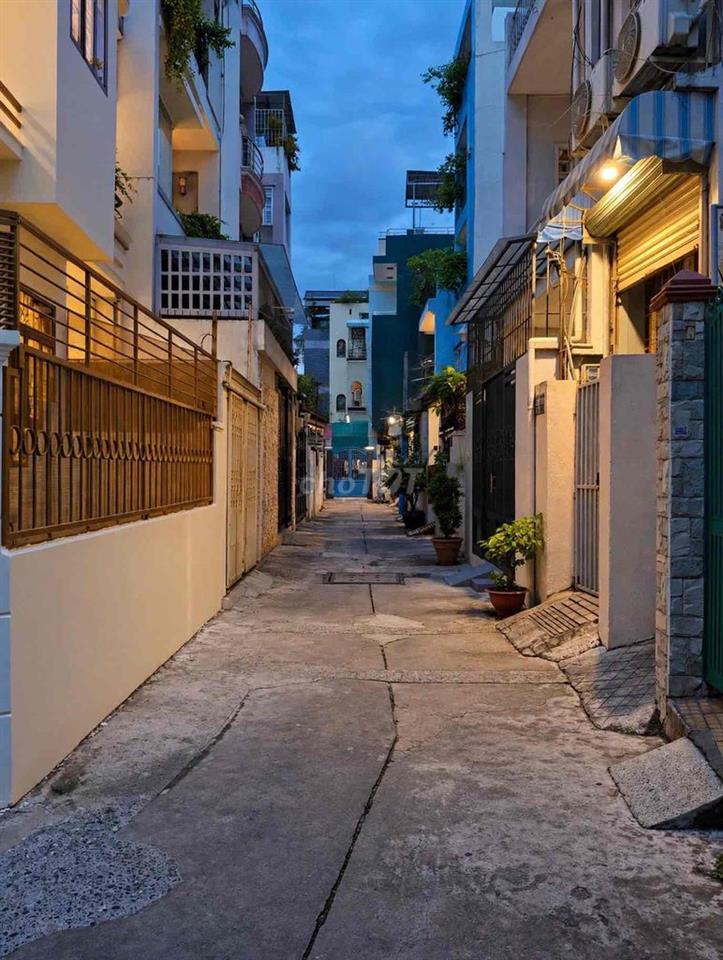 PHÚ NHUẬN – GÓC 2 MẶT TIỀN – CÁCH HẺM Ô TÔ 3 CĂN – CHỈ 5,3 TỶ