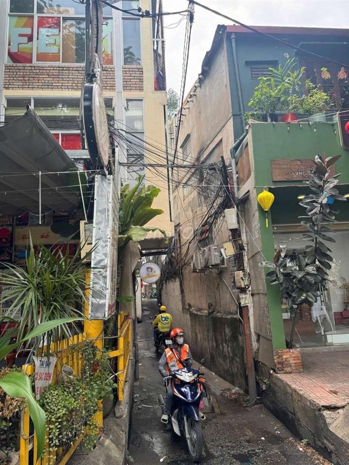 Cần bán nhà mặt tiền Hoàng Sa